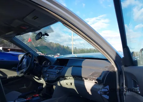 2009 Honda Accord 2.4 Lx z USA, uszkodzony, nr VIN 1HGCP26369A012880